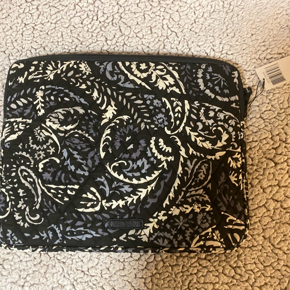 Vera Bradley laptop case in Paisley Noir